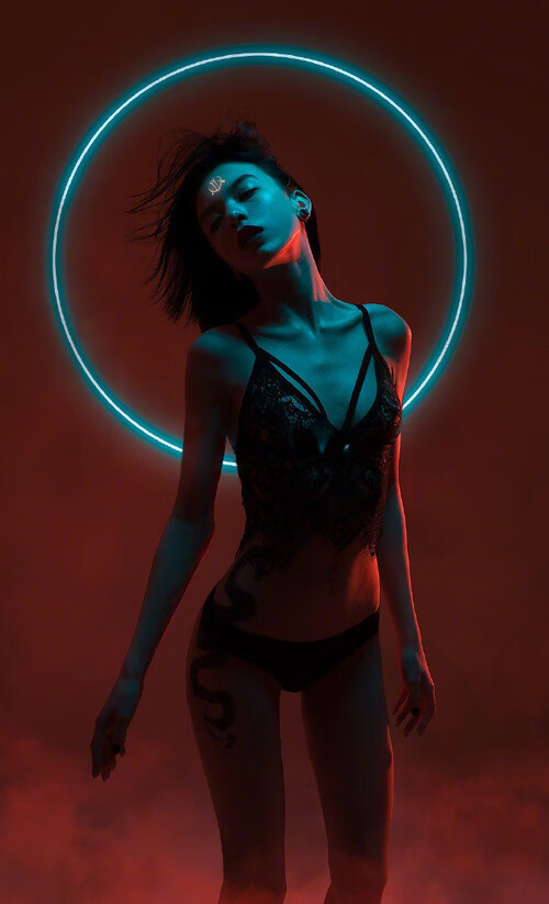 陈佳50米蝶泳半程领先奠定胜局，50米蝶泳成绩